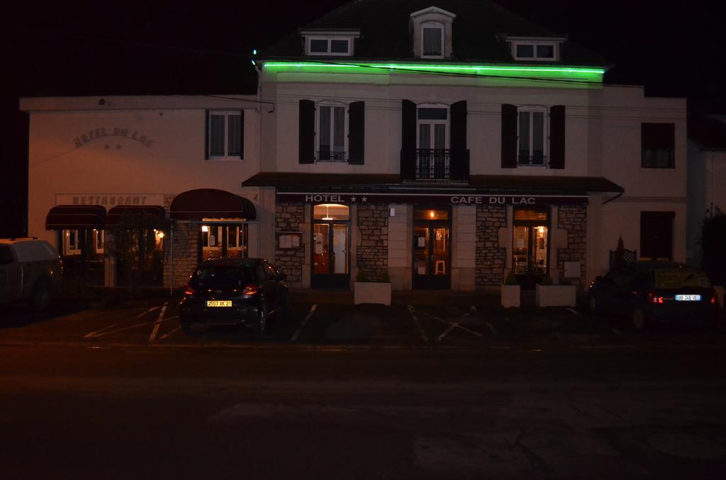 Готель Auberge Du Lac Marcilly-sur-Tille Екстер'єр фото